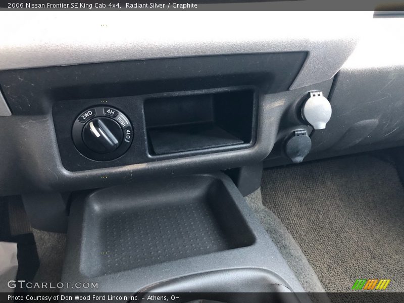 Radiant Silver / Graphite 2006 Nissan Frontier SE King Cab 4x4
