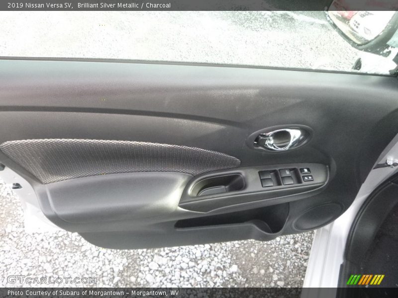 Brilliant Silver Metallic / Charcoal 2019 Nissan Versa SV