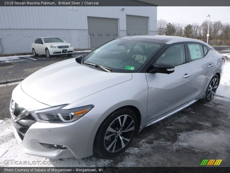 Front 3/4 View of 2018 Maxima Platinum