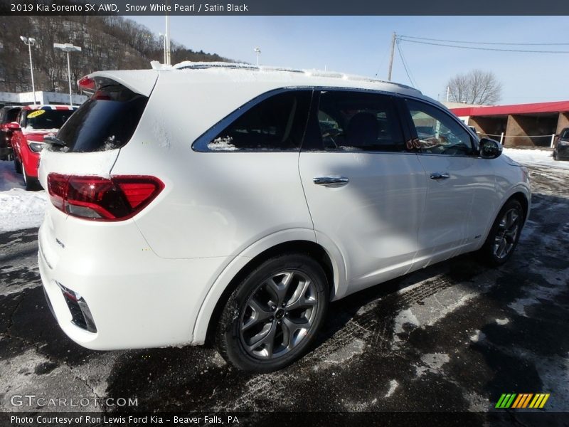 Snow White Pearl / Satin Black 2019 Kia Sorento SX AWD