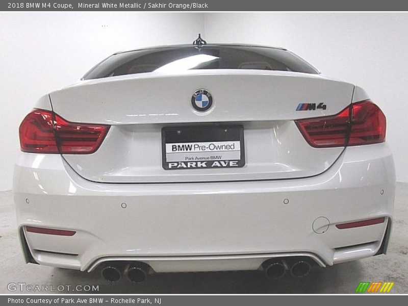 Mineral White Metallic / Sakhir Orange/Black 2018 BMW M4 Coupe