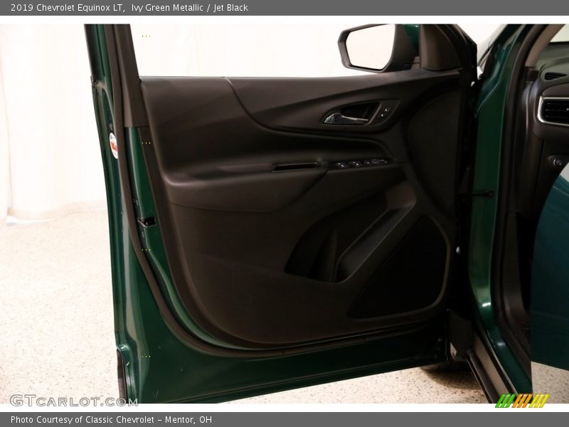 Ivy Green Metallic / Jet Black 2019 Chevrolet Equinox LT