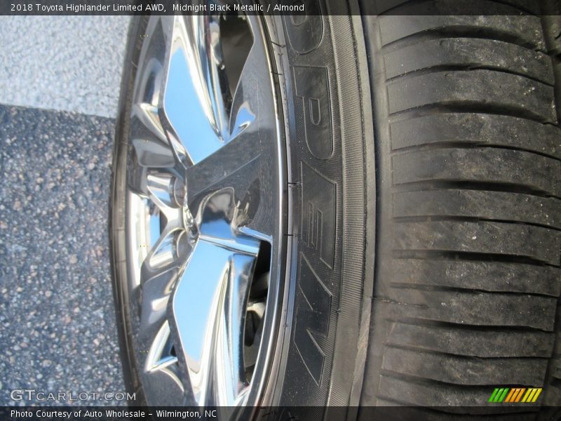 Midnight Black Metallic / Almond 2018 Toyota Highlander Limited AWD