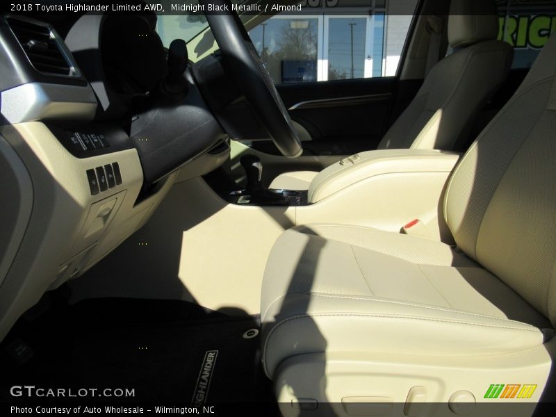 Midnight Black Metallic / Almond 2018 Toyota Highlander Limited AWD