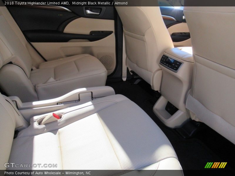 Midnight Black Metallic / Almond 2018 Toyota Highlander Limited AWD