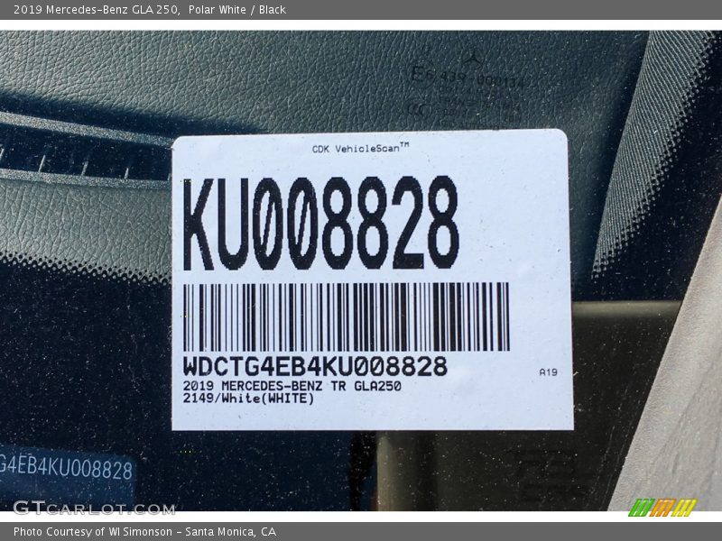 Polar White / Black 2019 Mercedes-Benz GLA 250