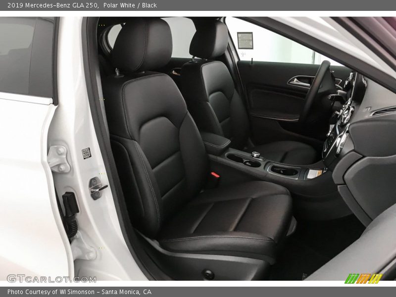 Polar White / Black 2019 Mercedes-Benz GLA 250