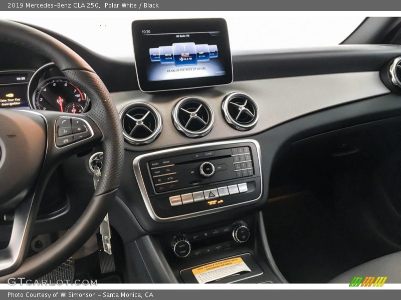 Polar White / Black 2019 Mercedes-Benz GLA 250