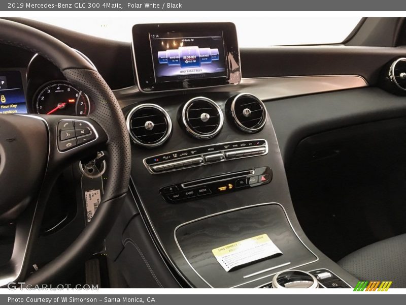 Polar White / Black 2019 Mercedes-Benz GLC 300 4Matic