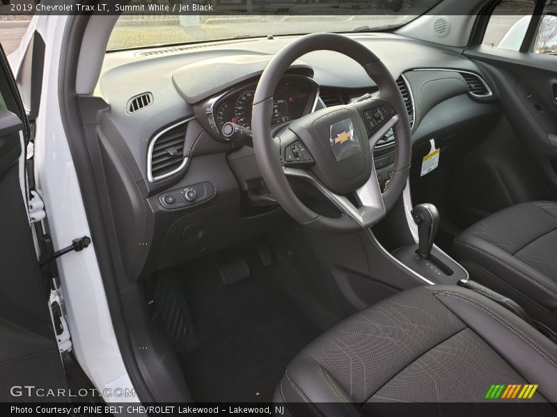 Summit White / Jet Black 2019 Chevrolet Trax LT