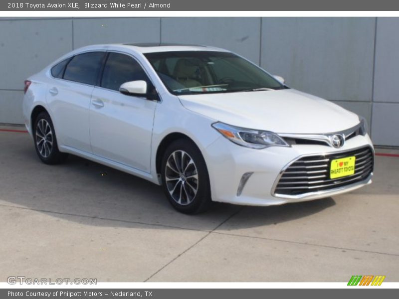 Blizzard White Pearl / Almond 2018 Toyota Avalon XLE