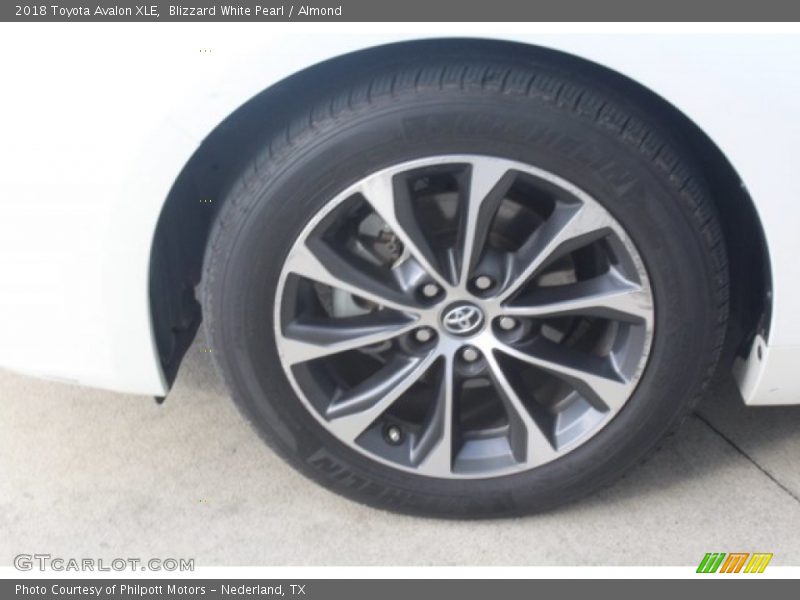 Blizzard White Pearl / Almond 2018 Toyota Avalon XLE