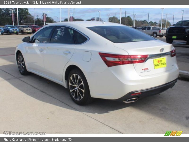 Blizzard White Pearl / Almond 2018 Toyota Avalon XLE