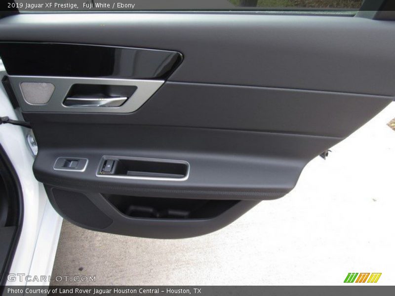 Fuji White / Ebony 2019 Jaguar XF Prestige