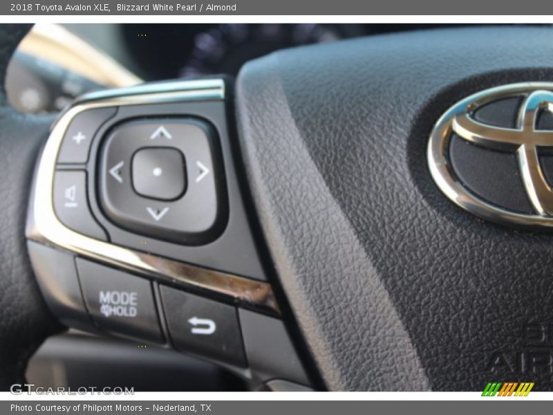 Blizzard White Pearl / Almond 2018 Toyota Avalon XLE