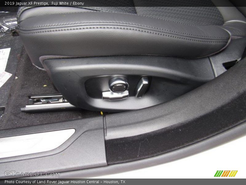 Fuji White / Ebony 2019 Jaguar XF Prestige