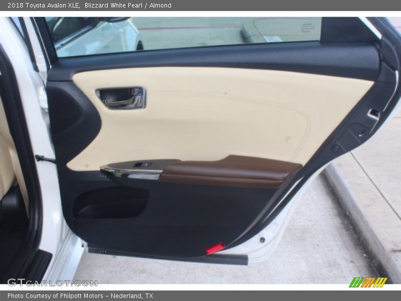 Blizzard White Pearl / Almond 2018 Toyota Avalon XLE