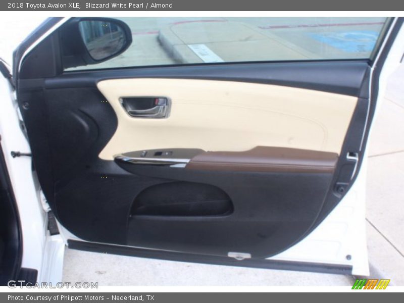 Blizzard White Pearl / Almond 2018 Toyota Avalon XLE