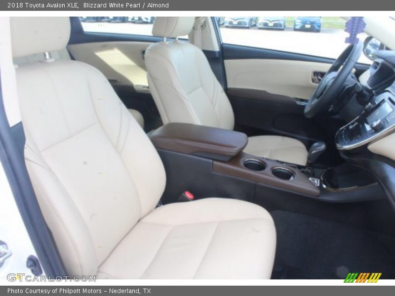 Blizzard White Pearl / Almond 2018 Toyota Avalon XLE