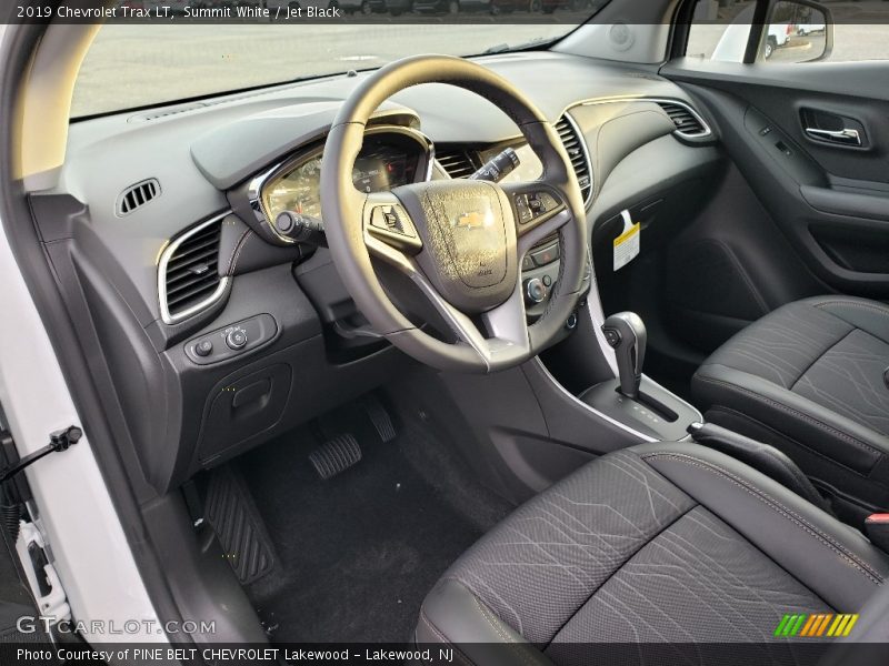 Summit White / Jet Black 2019 Chevrolet Trax LT