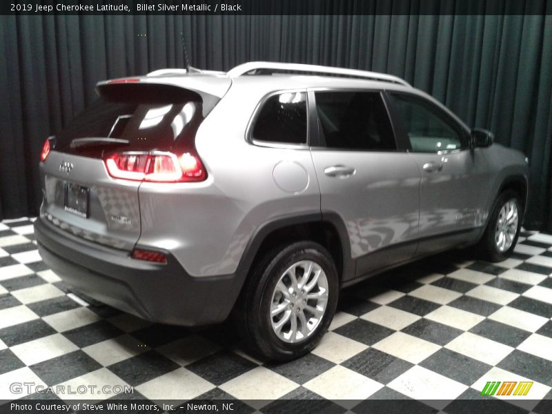 Billet Silver Metallic / Black 2019 Jeep Cherokee Latitude