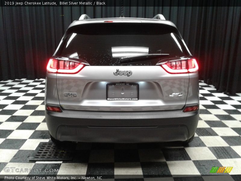 Billet Silver Metallic / Black 2019 Jeep Cherokee Latitude