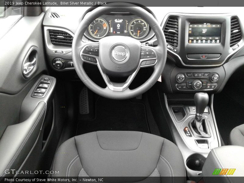 Billet Silver Metallic / Black 2019 Jeep Cherokee Latitude