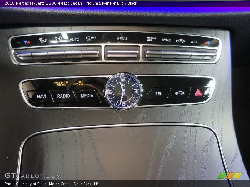 Iridium Silver Metallic / Black 2018 Mercedes-Benz E 300 4Matic Sedan