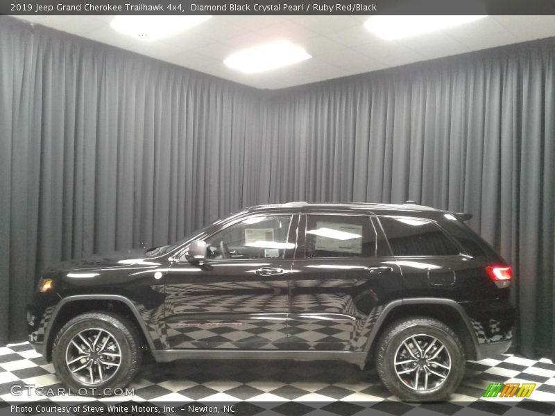 Diamond Black Crystal Pearl / Ruby Red/Black 2019 Jeep Grand Cherokee Trailhawk 4x4