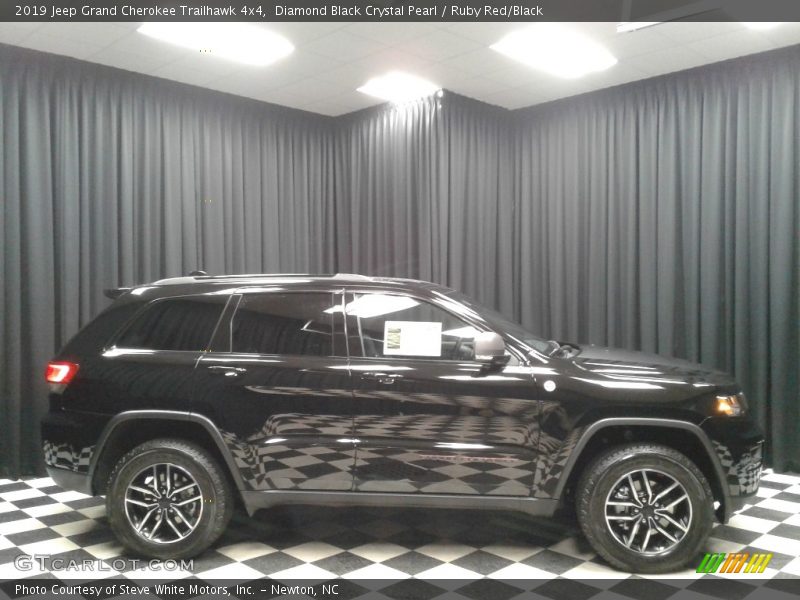 Diamond Black Crystal Pearl / Ruby Red/Black 2019 Jeep Grand Cherokee Trailhawk 4x4