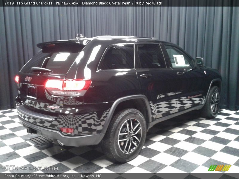 Diamond Black Crystal Pearl / Ruby Red/Black 2019 Jeep Grand Cherokee Trailhawk 4x4