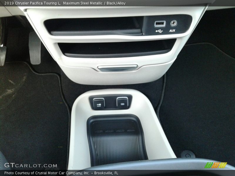 Maximum Steel Metallic / Black/Alloy 2019 Chrysler Pacifica Touring L
