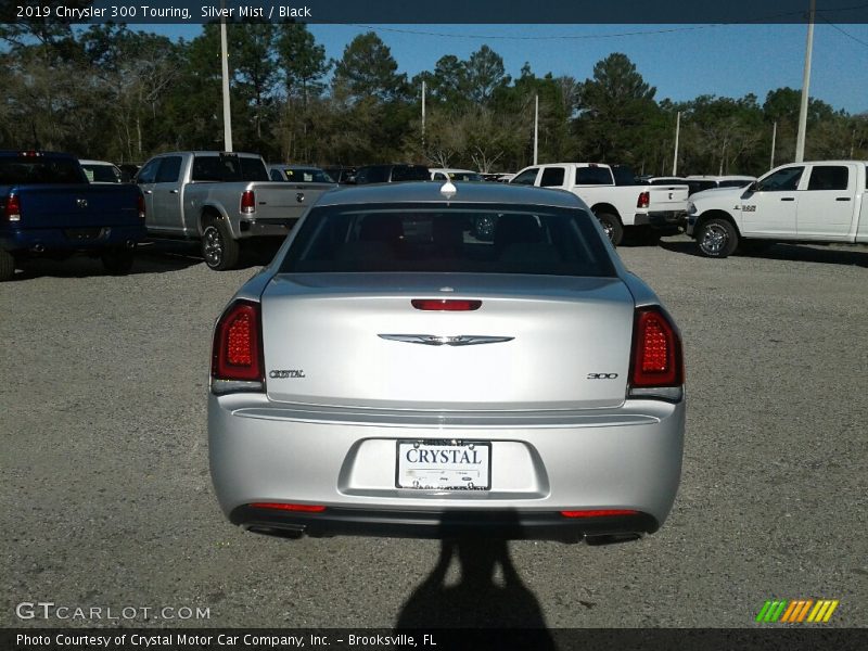 Silver Mist / Black 2019 Chrysler 300 Touring