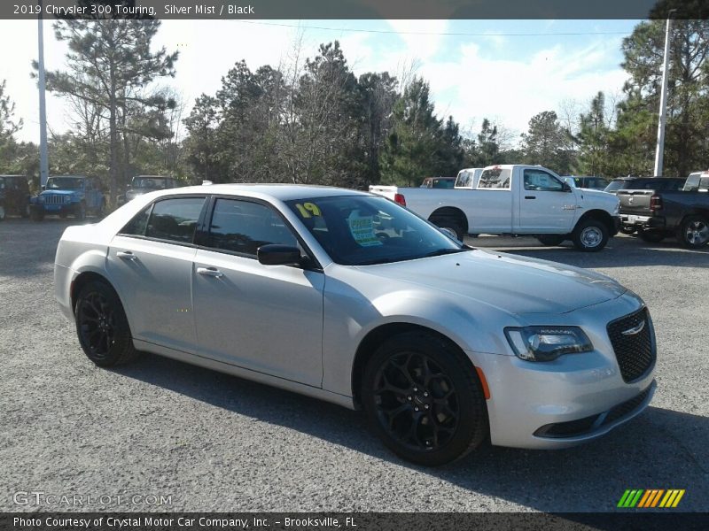 Silver Mist / Black 2019 Chrysler 300 Touring