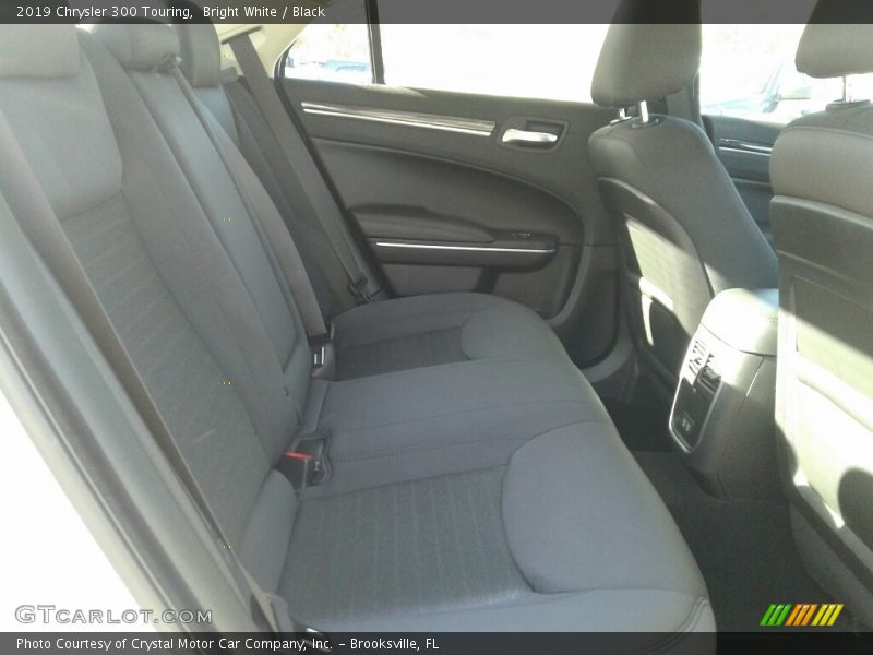 Bright White / Black 2019 Chrysler 300 Touring