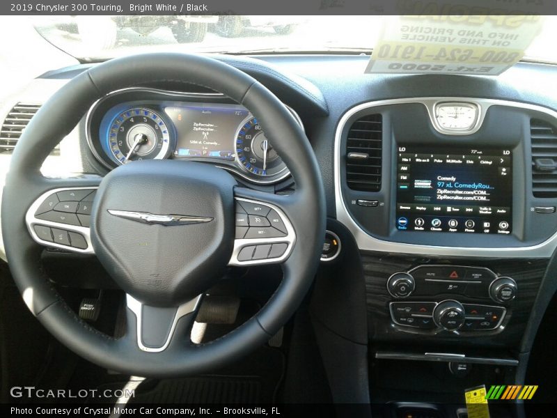 Bright White / Black 2019 Chrysler 300 Touring