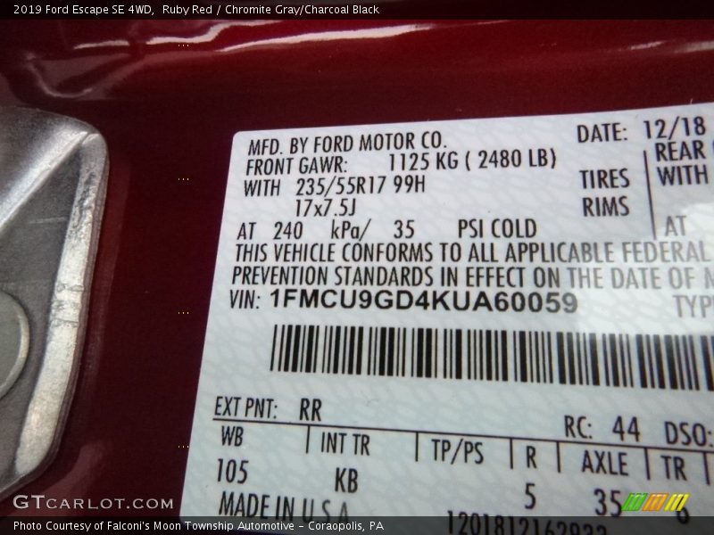 Ruby Red / Chromite Gray/Charcoal Black 2019 Ford Escape SE 4WD