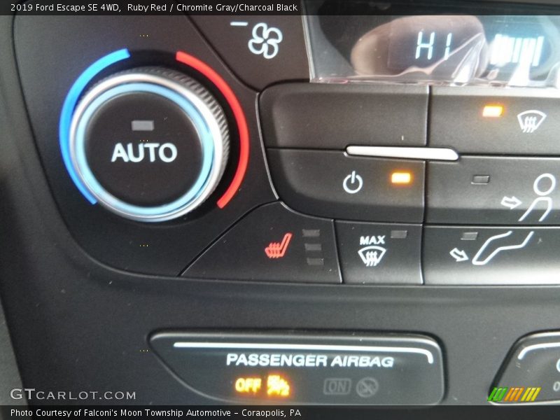 Ruby Red / Chromite Gray/Charcoal Black 2019 Ford Escape SE 4WD