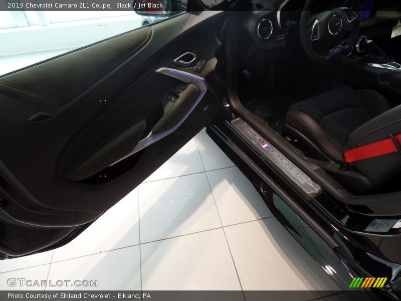Black / Jet Black 2019 Chevrolet Camaro ZL1 Coupe