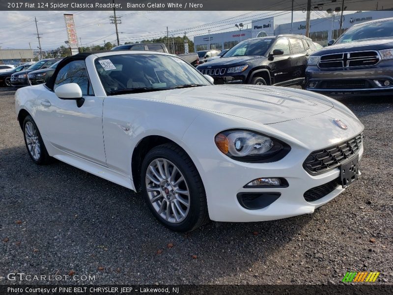 Bianco Gelato White / Nero 2017 Fiat 124 Spider Classica Roadster