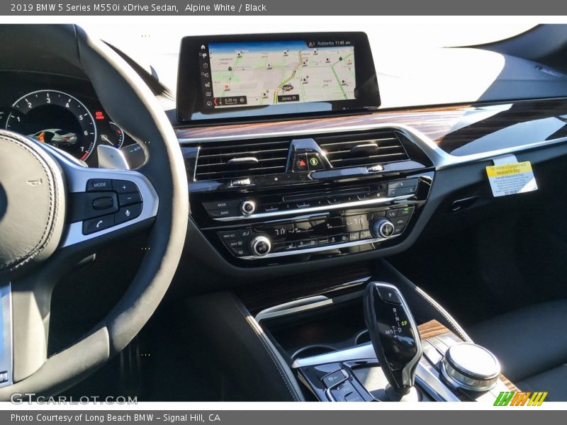 Alpine White / Black 2019 BMW 5 Series M550i xDrive Sedan