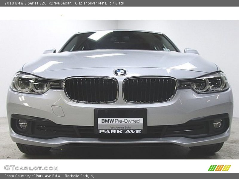 Glacier Silver Metallic / Black 2018 BMW 3 Series 320i xDrive Sedan