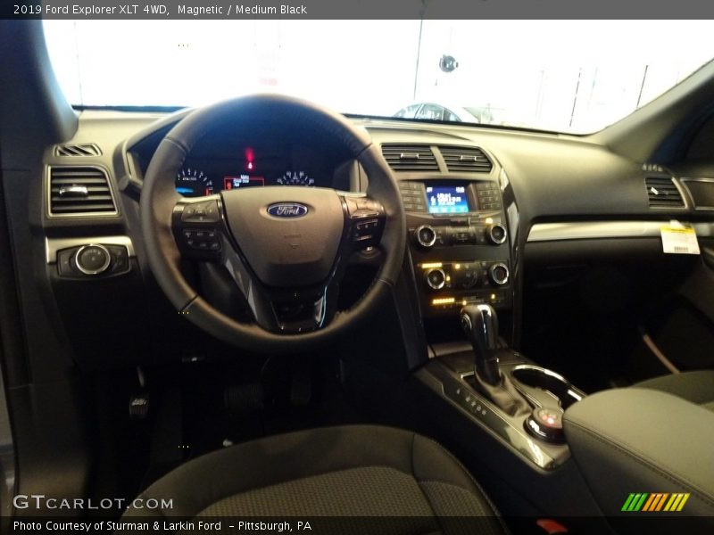 Magnetic / Medium Black 2019 Ford Explorer XLT 4WD