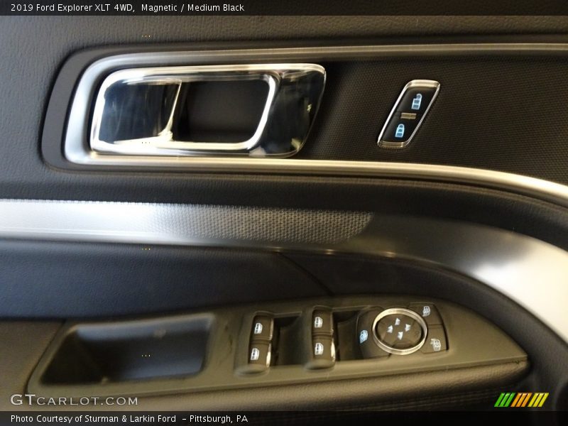 Magnetic / Medium Black 2019 Ford Explorer XLT 4WD