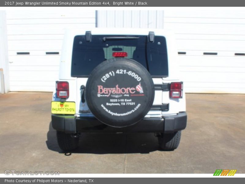 Bright White / Black 2017 Jeep Wrangler Unlimited Smoky Mountain Edition 4x4