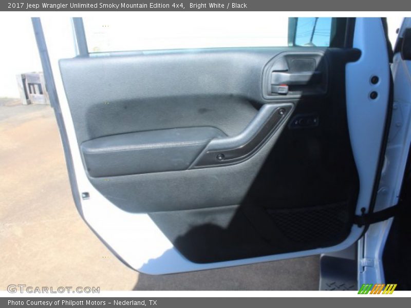 Bright White / Black 2017 Jeep Wrangler Unlimited Smoky Mountain Edition 4x4