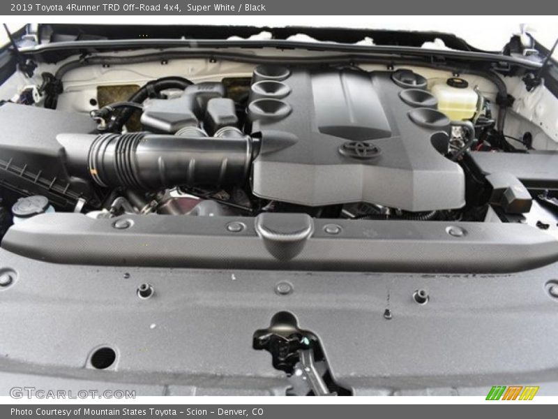 Super White / Black 2019 Toyota 4Runner TRD Off-Road 4x4