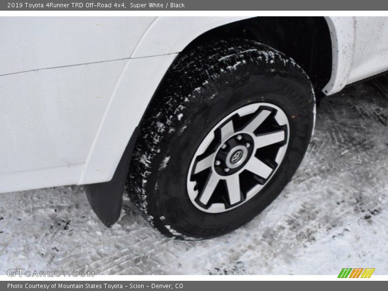 Super White / Black 2019 Toyota 4Runner TRD Off-Road 4x4