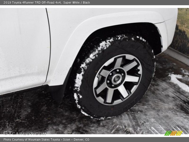Super White / Black 2019 Toyota 4Runner TRD Off-Road 4x4