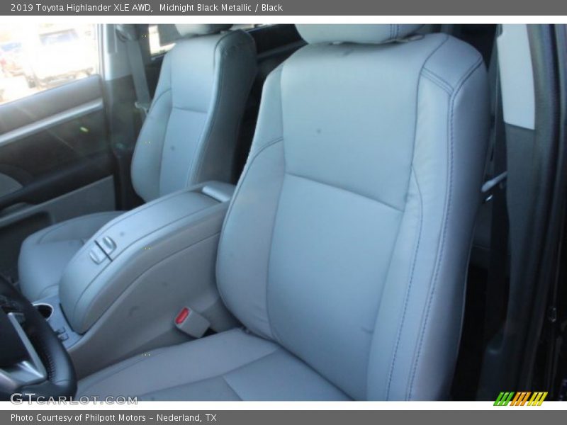 Midnight Black Metallic / Black 2019 Toyota Highlander XLE AWD